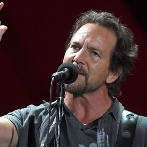 Image for Pearl Jam Had 'Near-Death' Health Scare Says Eddie Vedder