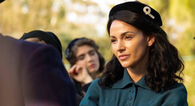 Michelle Keegan stars as Kate Thorne in Stan original series, Ten Pound Poms