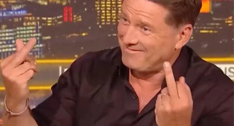 Karlmiddlefinger