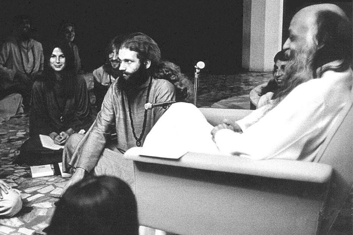 Rajneesh Movement cult