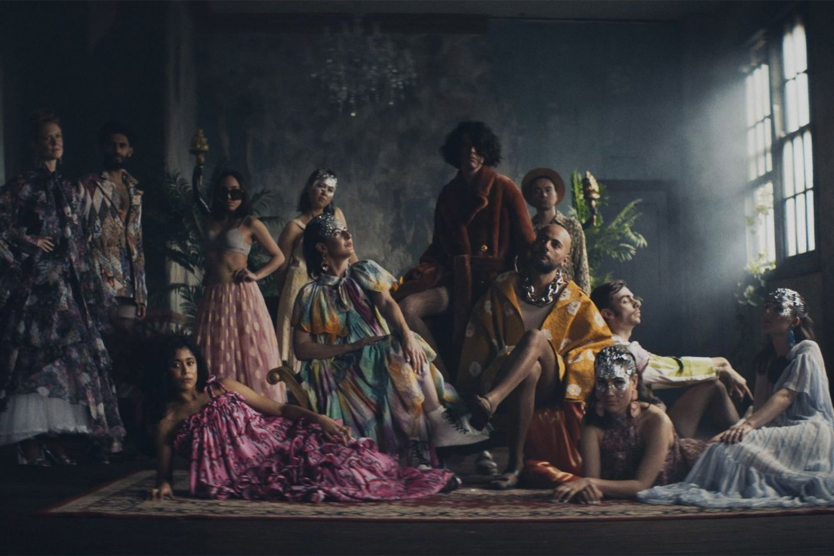 Image of the 'Fashion Model Art' video from Haiku Hands