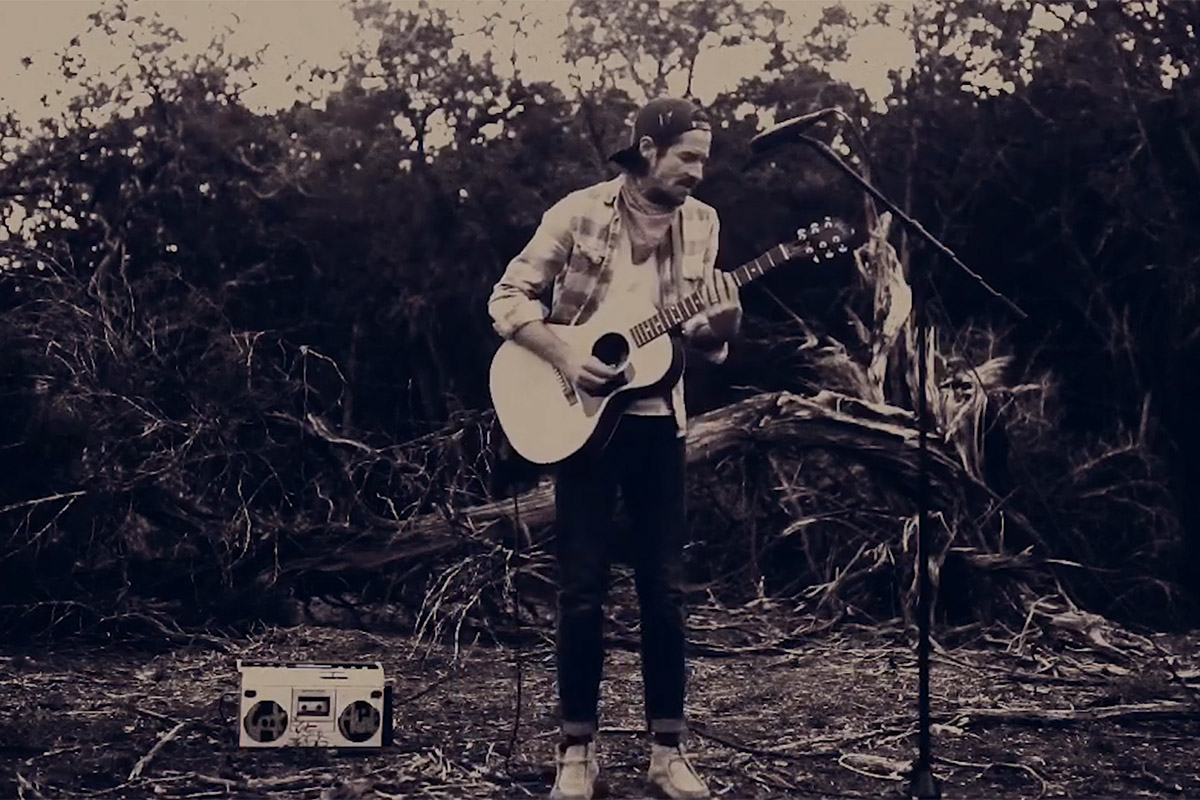Image of Kevin McKeown of Black Pistol Fire performing live