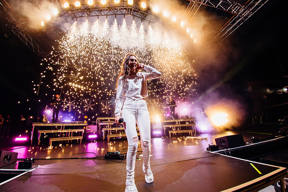 Image of Amy Shark performing live