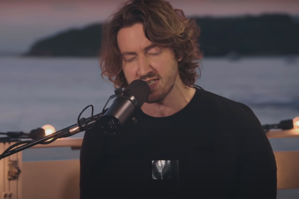 Image of Dean Lewis performing on 'Ellen'