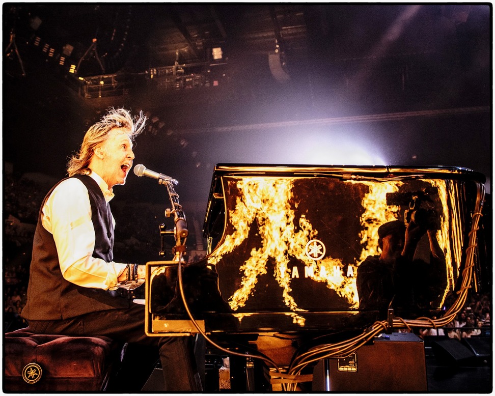 Paul McCartney plays in Adelaide