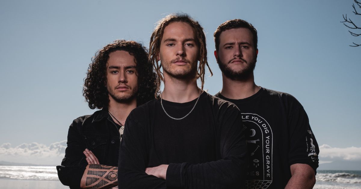 Alien Weaponry