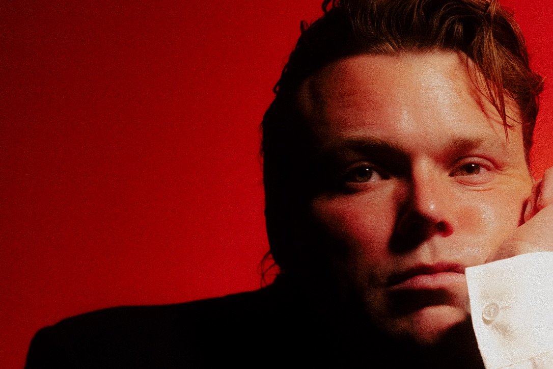 Ashton Irwin