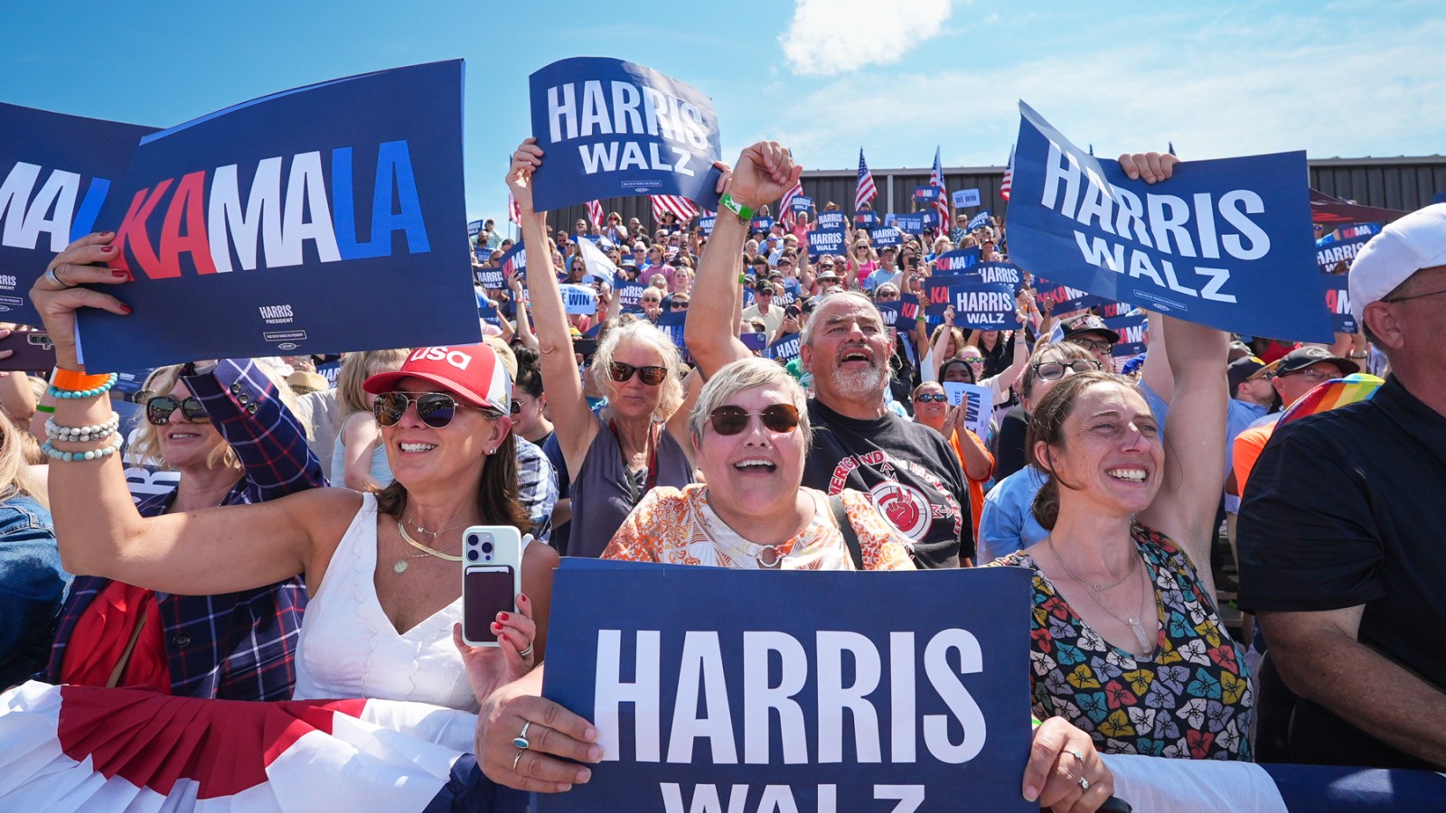 Kamala Harris rally crowd