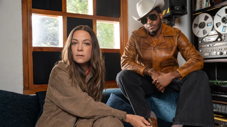 Natalia Lafourcade and Leon Bridges