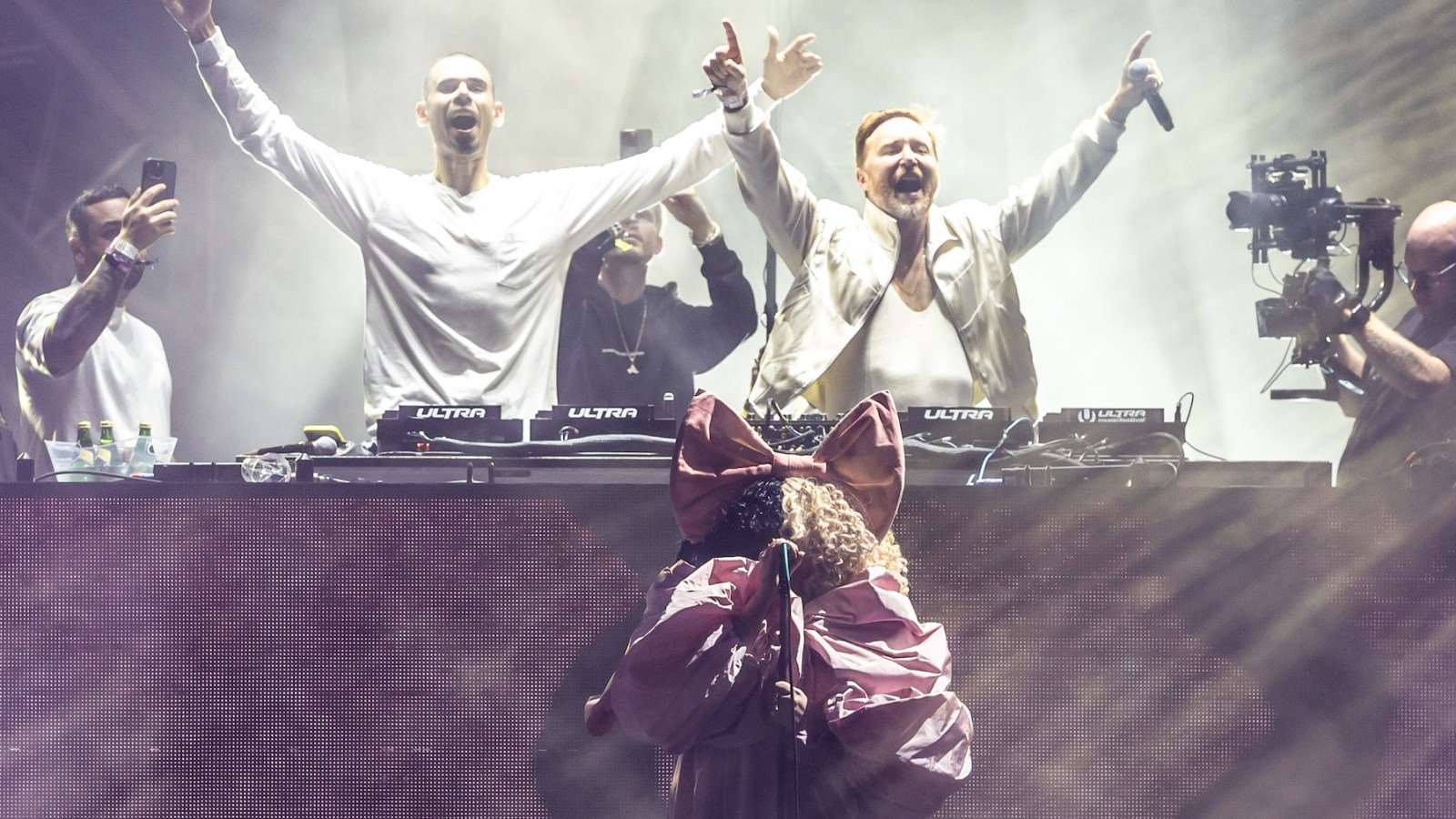 David Guetta, Sia perform 'Titanium' at Ultra Music Festival