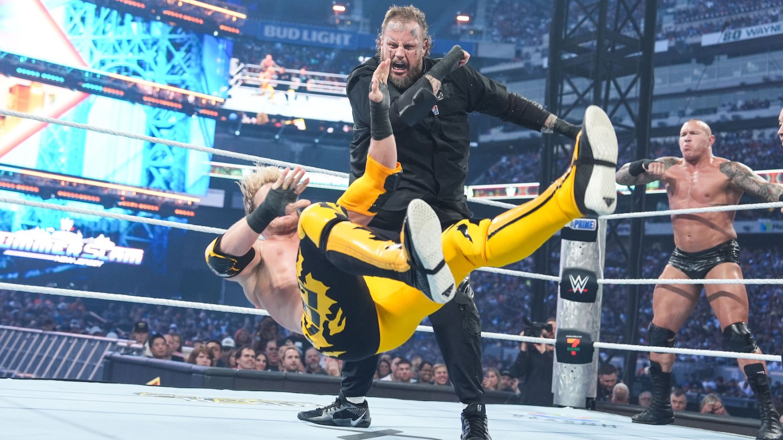 Jelly Roll and Logan Paul fight