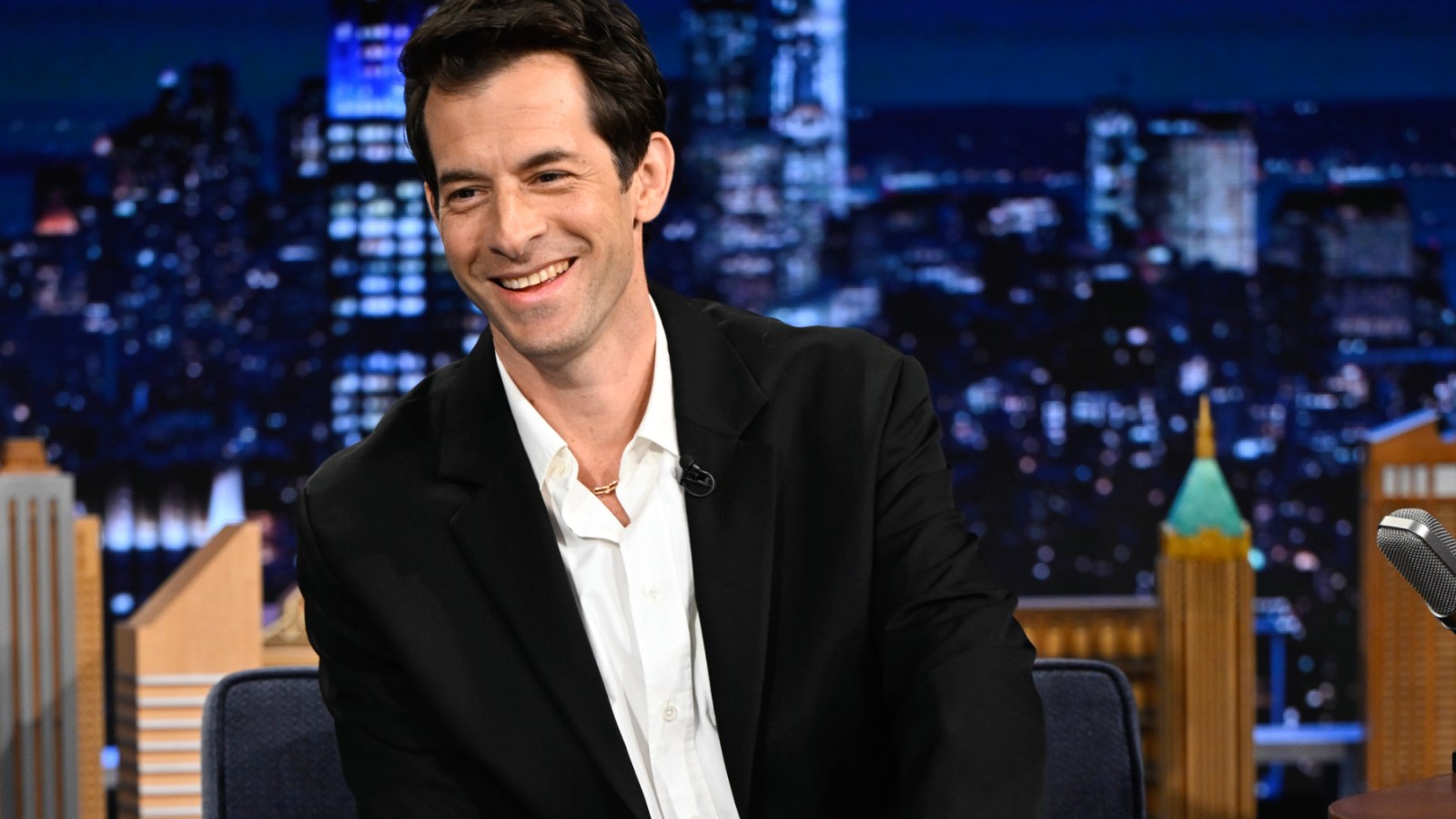 Mark Ronson on The Tonight Show