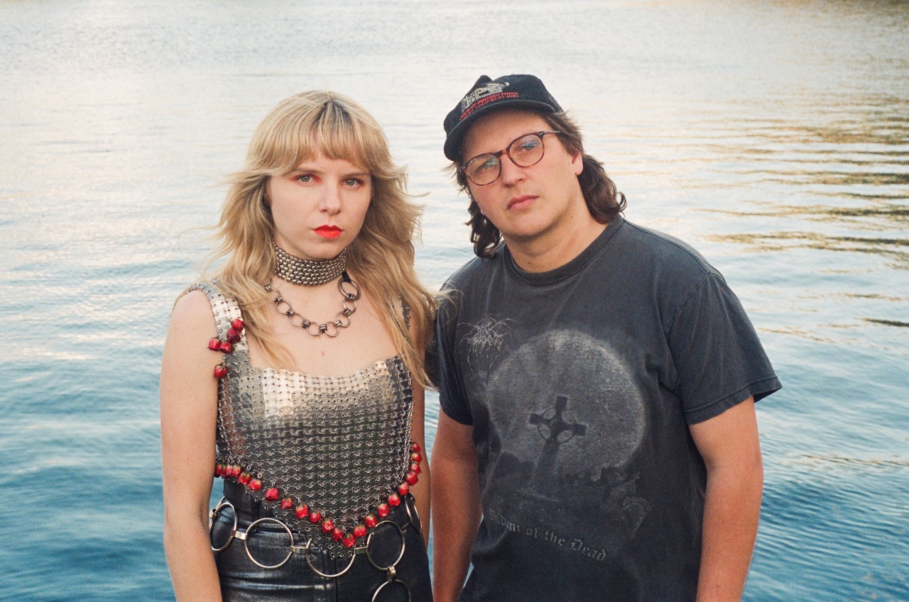 Earth Tongue press shot