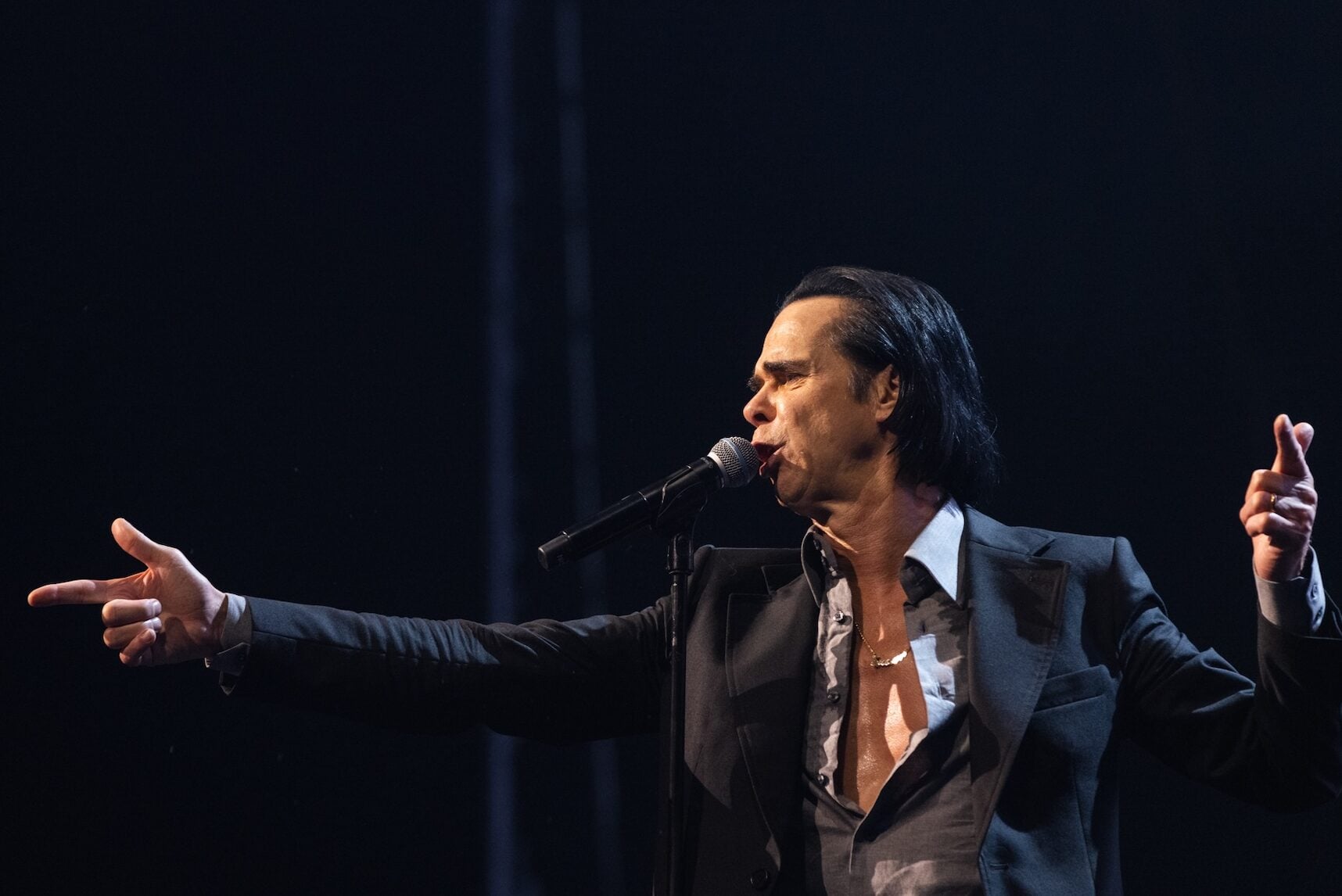 Nick Cave singing at the o2 London