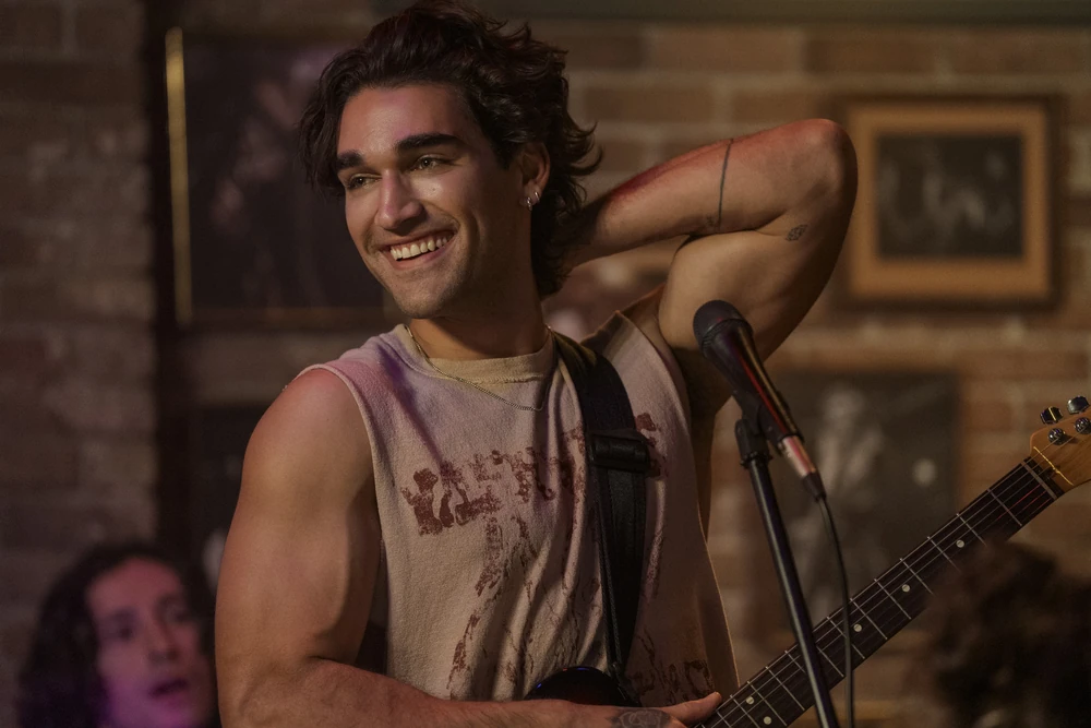 Josh Heuston as Justin Kohl