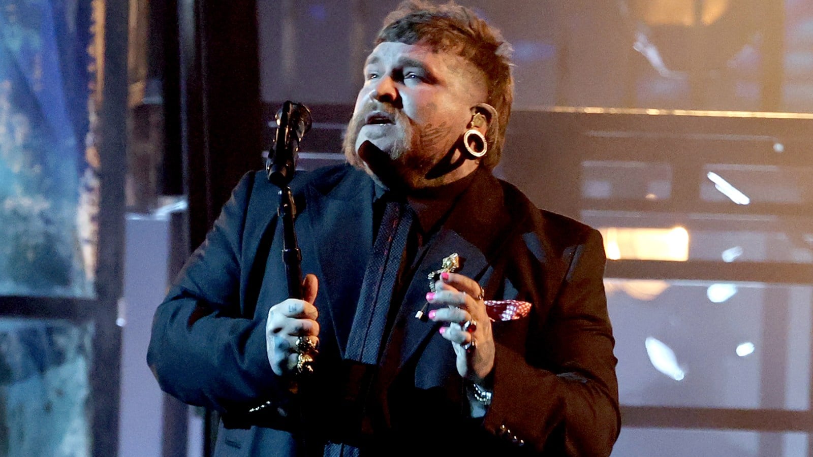 Teddy Swims performs at the 2026 American Music Awards.