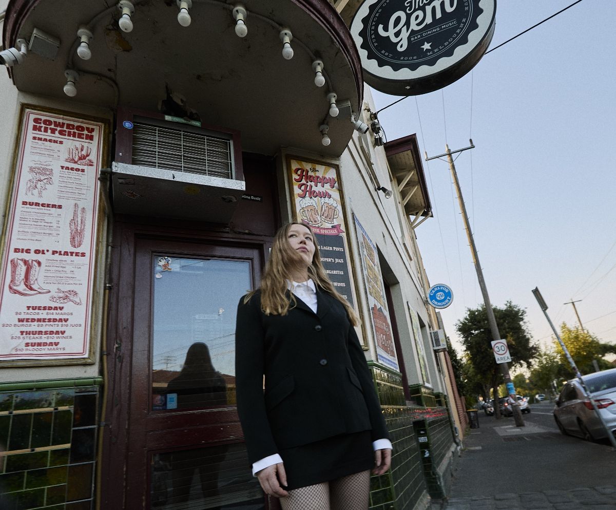 Julia Jacklin press shot