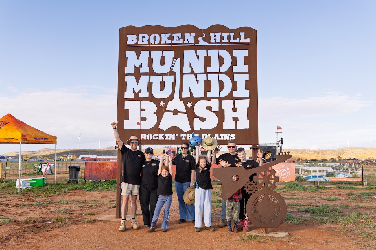 Mundi Mundi Bash 2026