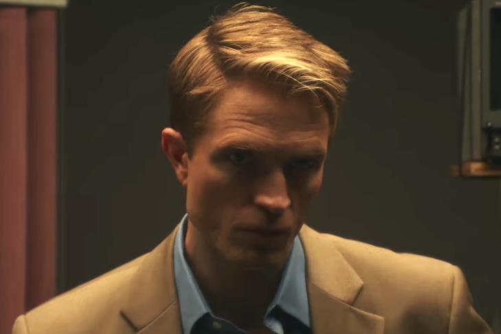 Robert Pattinson as Chris Hansen in 'Primetime'