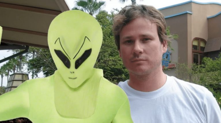 Tom DeLonge and alien