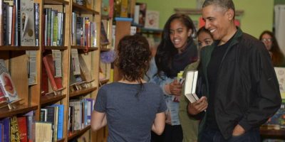 Obama bookshopping