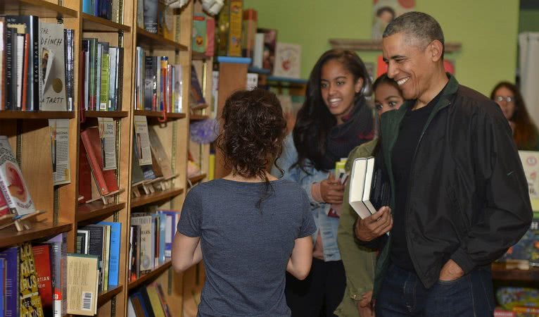 Obama bookshopping