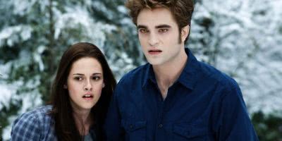 Photo of Robert Pattinson and Kristen Stewart in Twilight