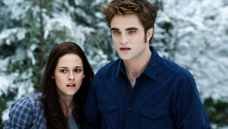 Photo of Robert Pattinson and Kristen Stewart in Twilight