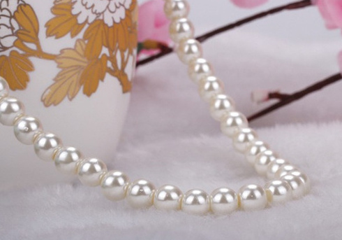 $5 pearl necklace