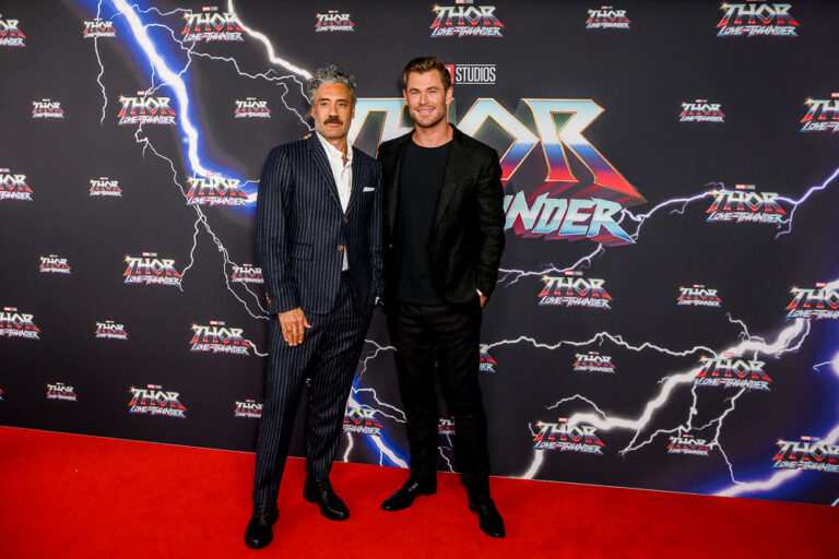 Chris Hemsworth and Taika Waititi interview about Thor: Love and