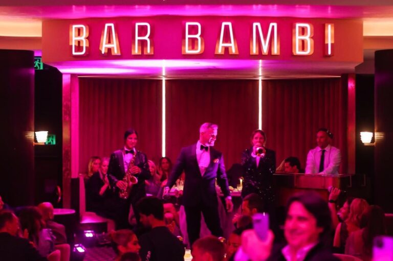 A fancy Melbourne bar is threatening legal action over bad reviews
