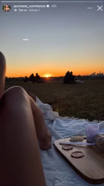 Jay from The bachelor also posted a photo of the sunset