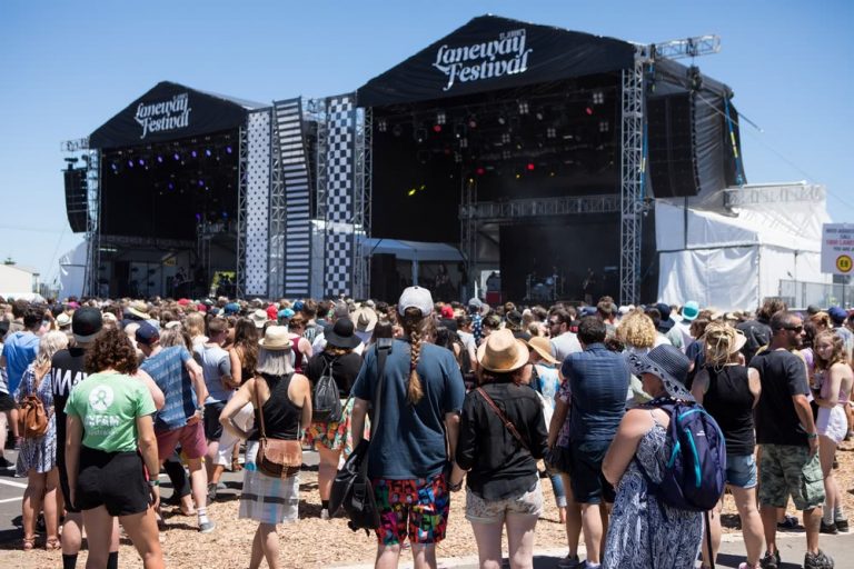 Image of a crowd at Laneway Festival