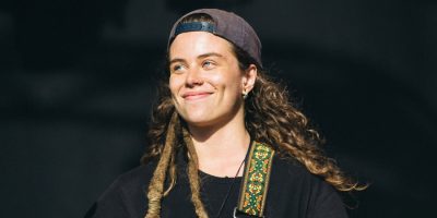 Tash Sultana Impressiona Pelos Motivos Certos – Monkeybuzz