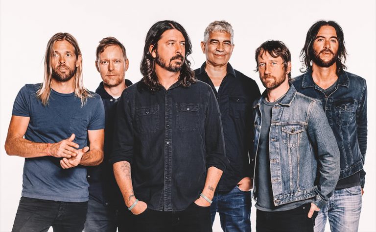 All 6 members of legendary US rock band the Foo Fighters