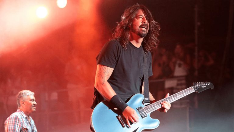 Pat Smear and Dave Grohl of the Foo Fighters performing live