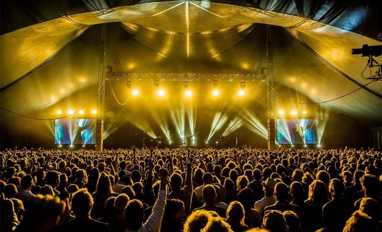 Image of the crowd at Bluesfest