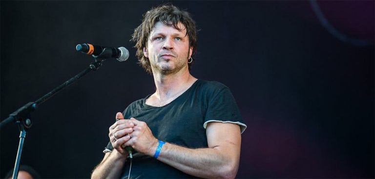 Bertrand Cantat, formerly of Noir Désir, performing live.