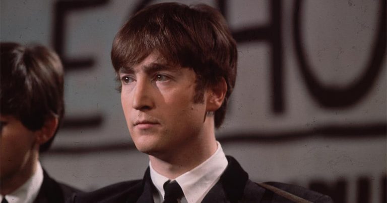 Image of John Lennon, frontman of The Beatles.