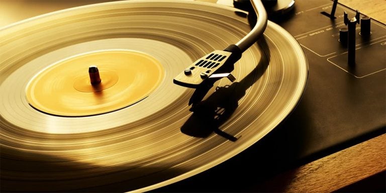 Image of a vinyl record on a record player, much like those sold over at Discogs