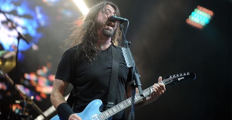 Dave Grohl performing with the Foo Fighters at Georgia State Stadium on Saturday night.
