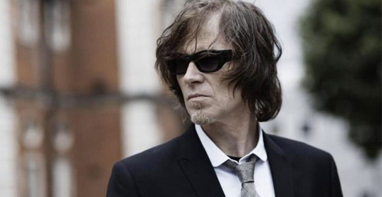Nick Cave gives emotional tribute to Mark Lanegan