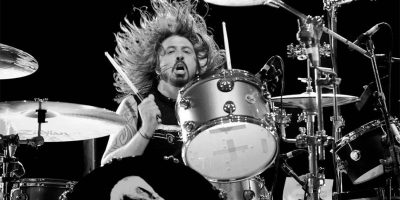 Dave Grohl drumming with Them Crooked Vultures