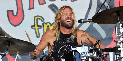 Watch 1,000 musicians perform emotional tribute to Taylor Hawkins