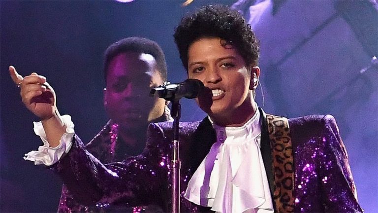 Bruno Mars performing a tribute to Prince at the 2017 Grammy Awards