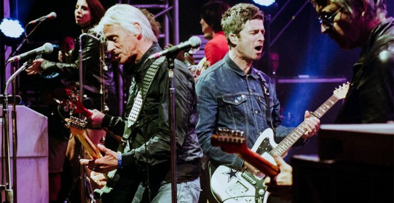 Noel Gallagher and Paul Weller performing live