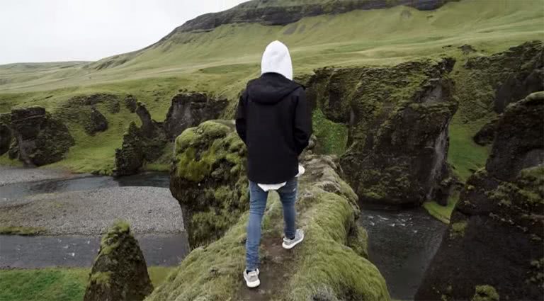 Image of Justin Bieber at the Fjaðrárgljúfur canyon for his 'I'll Show You' video