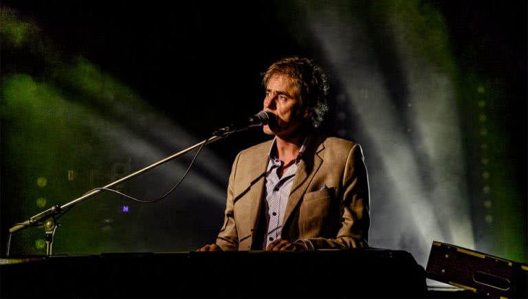 Tim Freedman of The Whitlams performing live