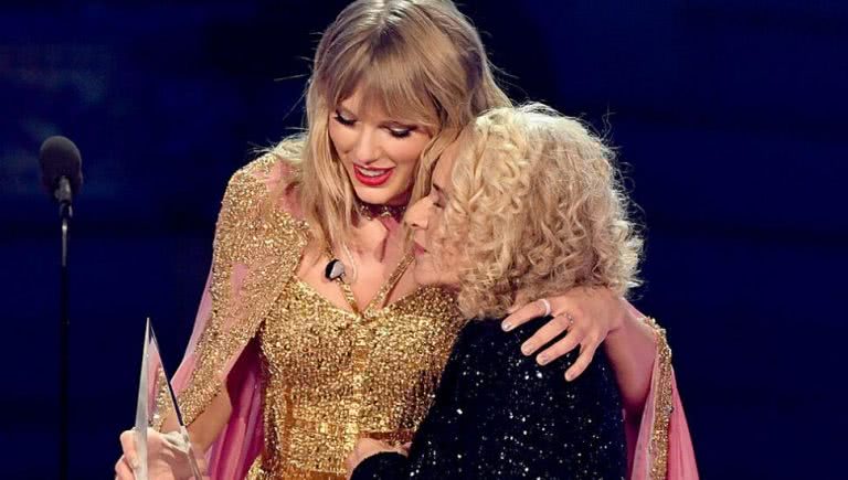 Watch Taylor Swift cover a classic Carole King song