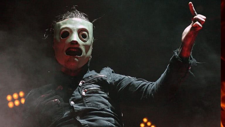 Corey Taylor thinks he caught COVID from a "selfish" fan at one of his gigs